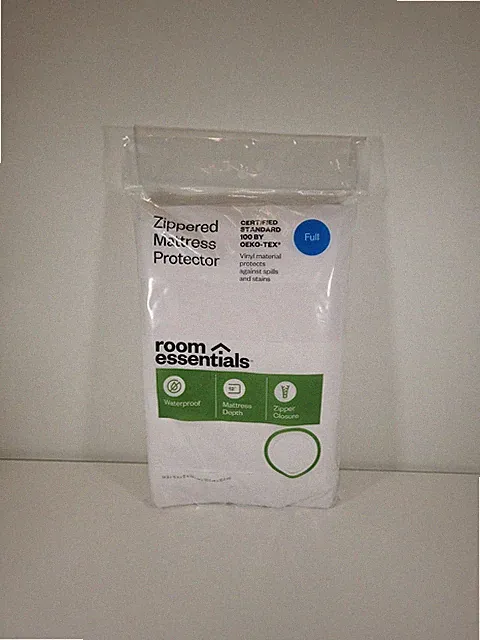 Room Essentials Zippered Mattress Protector White Vinyl Waterproof Sz Full